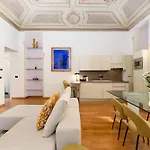 Nobile Residenza Con Affreschi A Porta Nuova 150m דירה טורינו